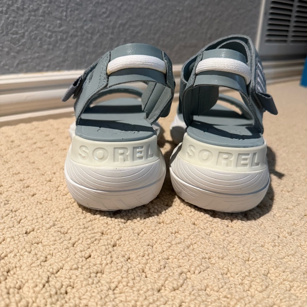 NWOT Sorel Blitz Explorer- size 9 - Picture 3 of 7